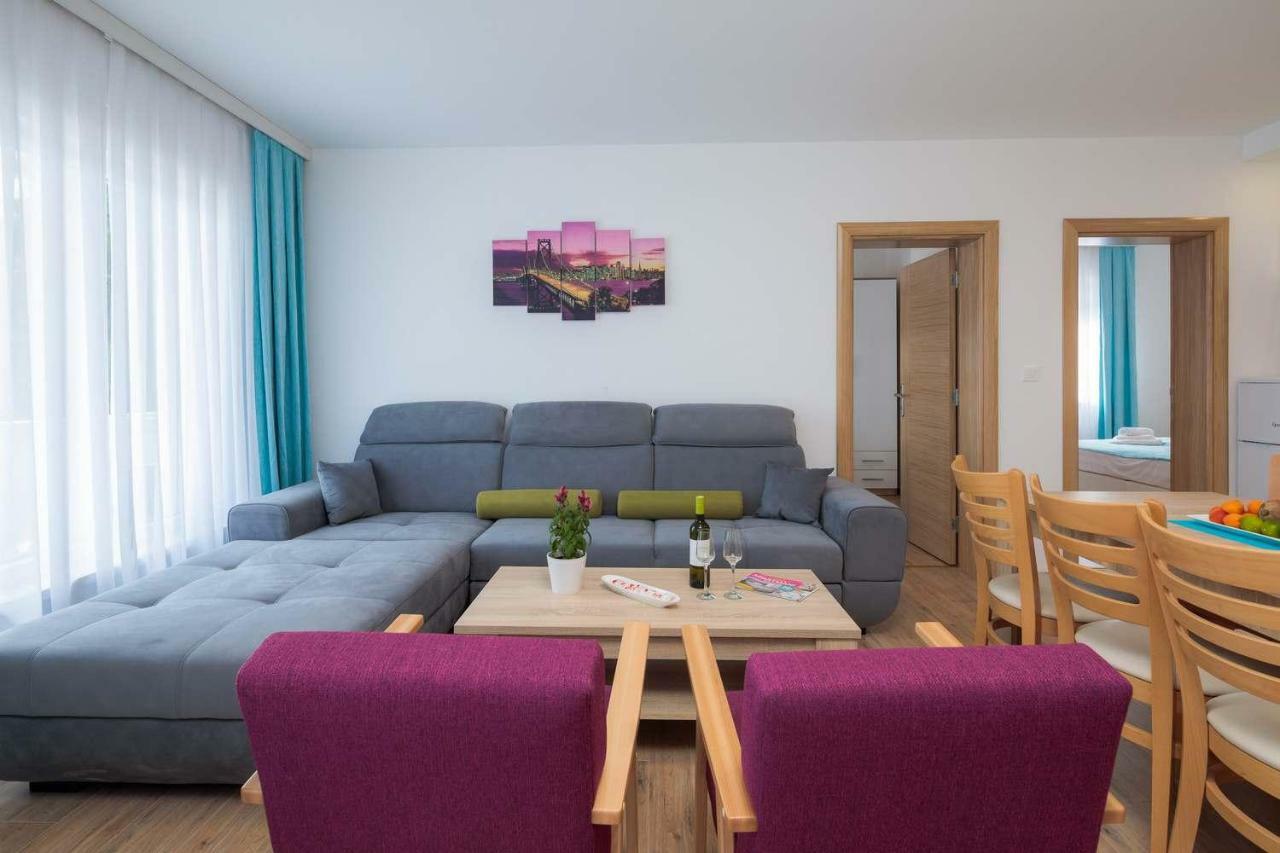 Villa Charlotte Omis Bagian luar foto