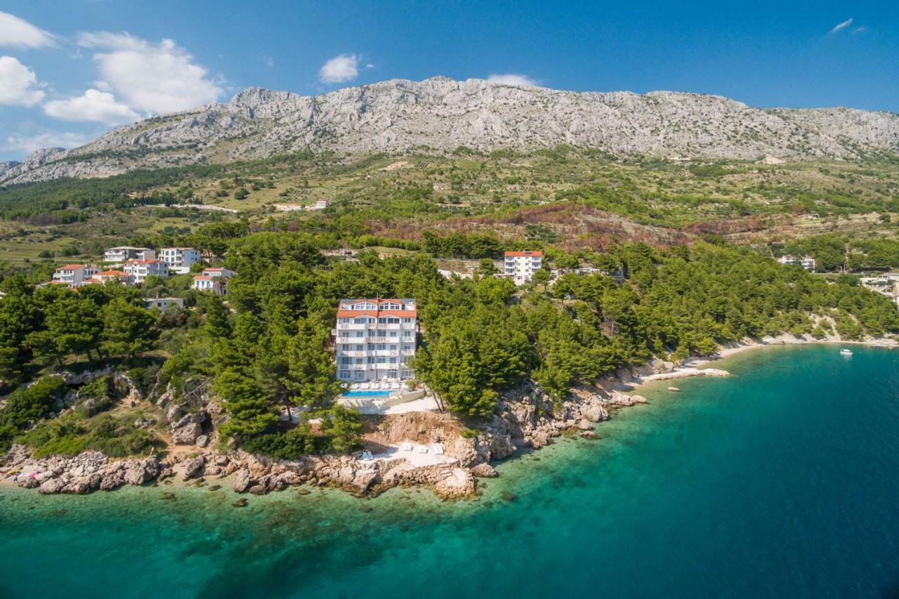 Villa Charlotte Omis Bagian luar foto