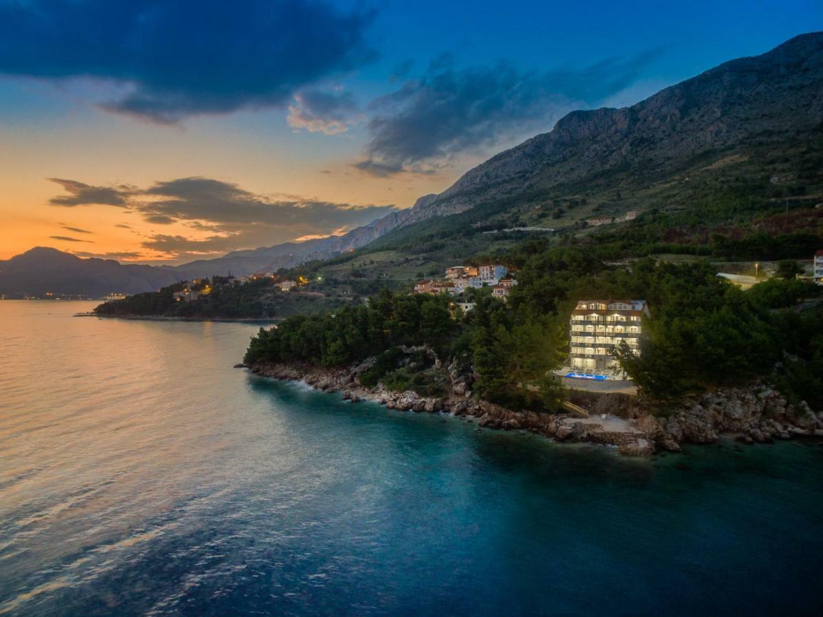 Villa Charlotte Omis Bagian luar foto