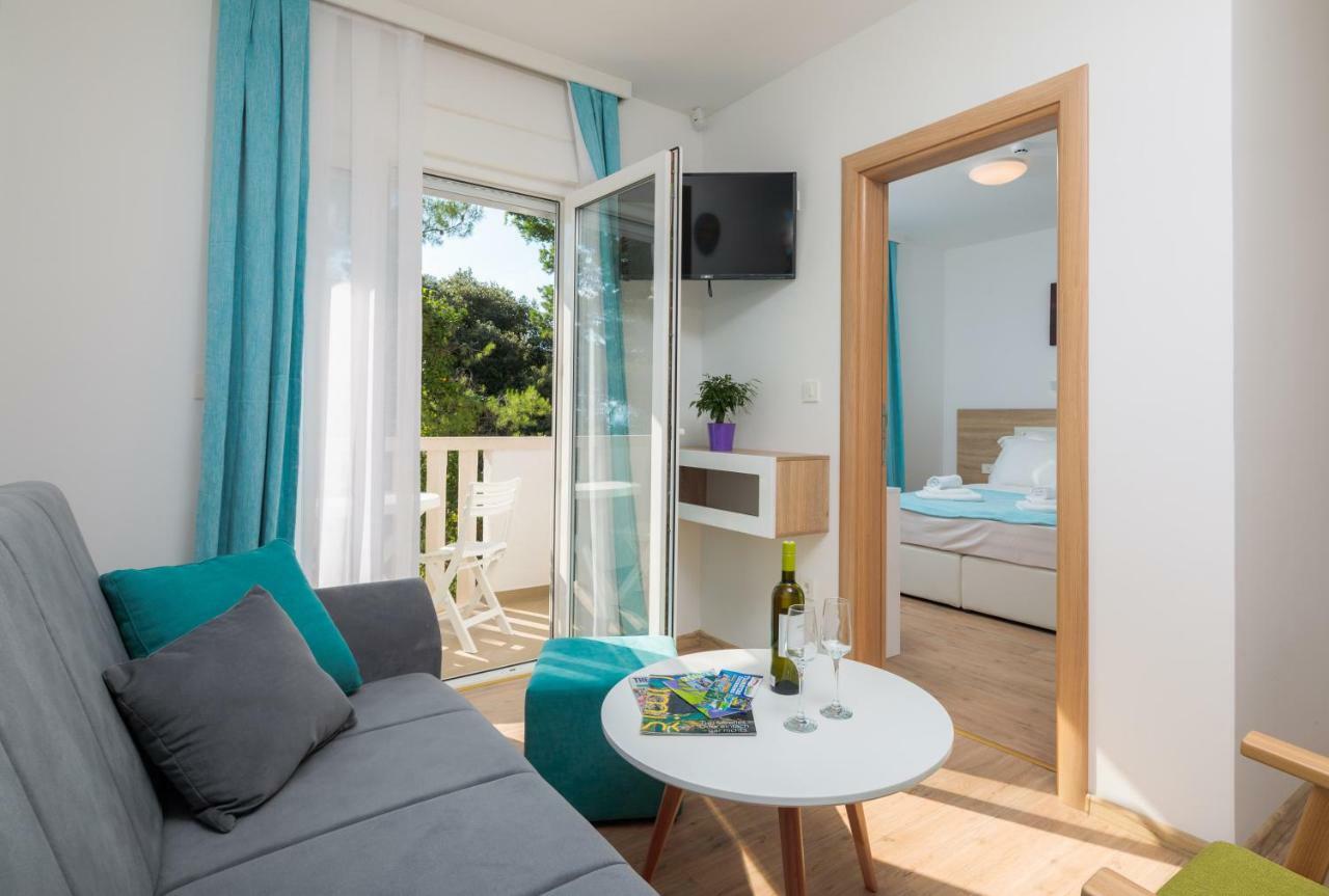 Villa Charlotte Omis Bagian luar foto
